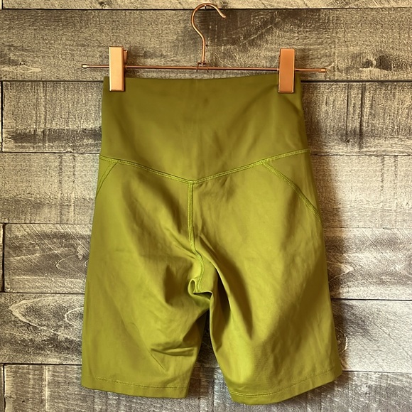 GIRLFRIEND COLLECTIVE green high rise run shorts - Picture 2 of 5